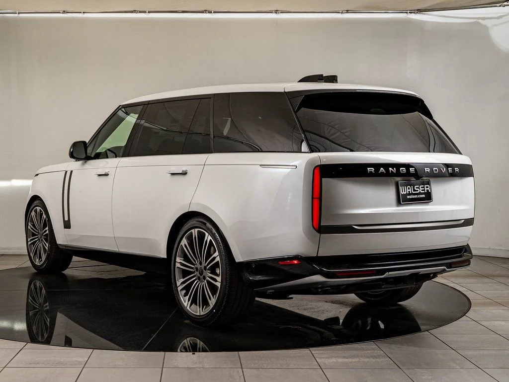 2026 Land Rover Range Rover SE - Photo 6