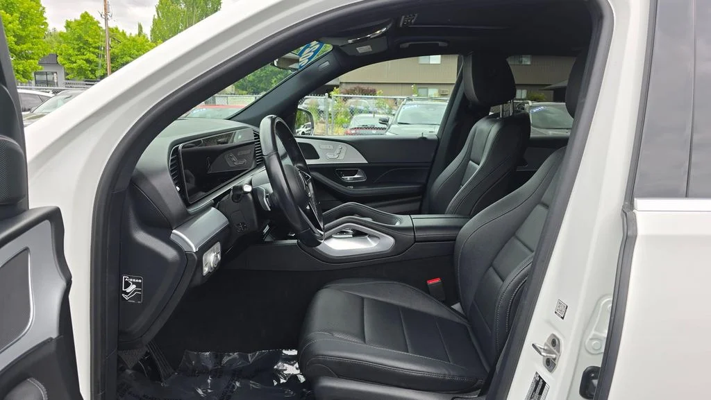 Used 2024 White Mercedes-Benz GLE 450e image 21