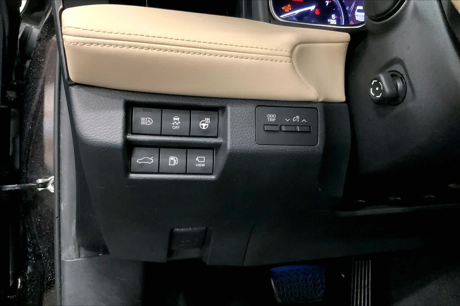 Used 2019 Opulent Amber Toyota Limited image 35