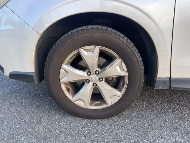 Used 2014 Satin White Pearl Subaru 2.5i Premium image 10