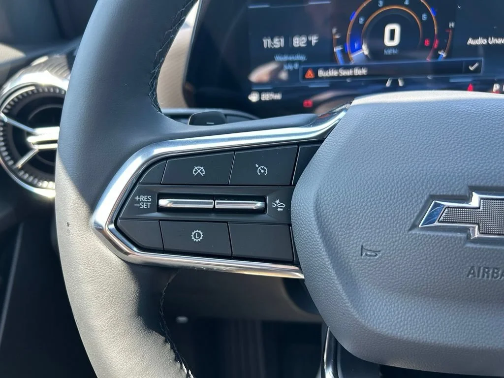 New 2027 Polar White Tricoat Chevrolet ACTIV image 20