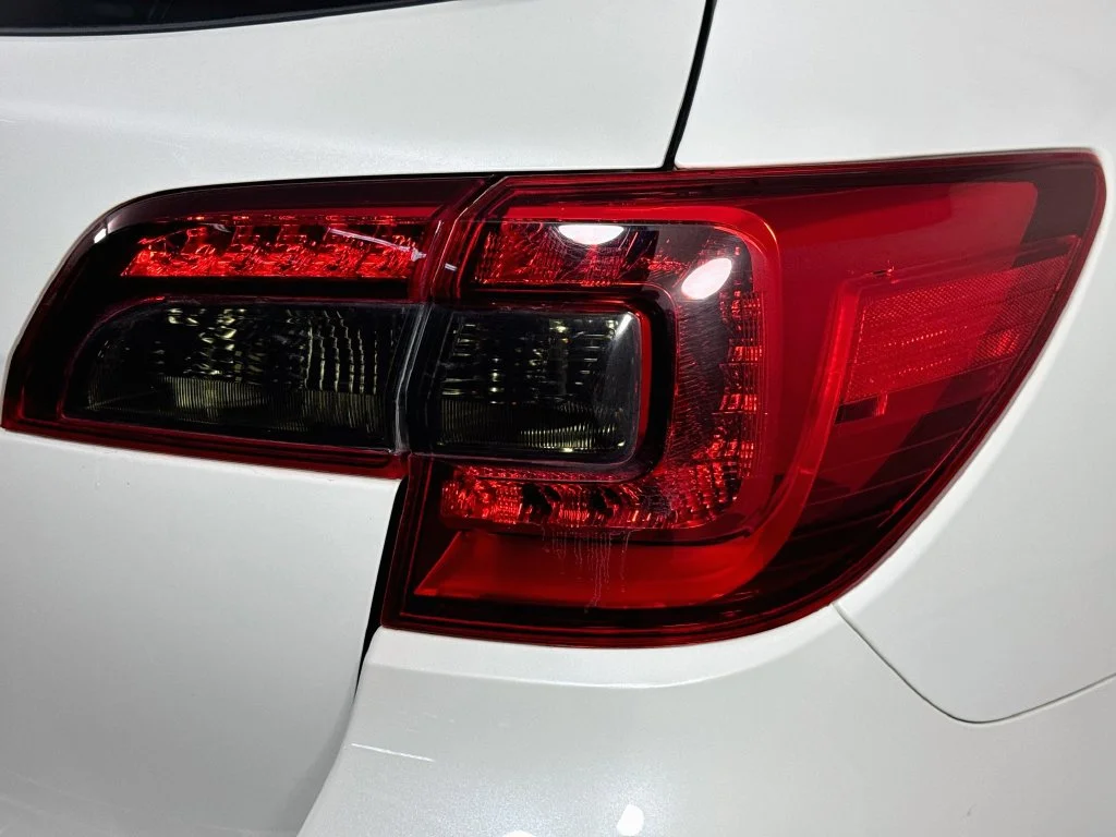 Used 2016 White Subaru 2.5i Premium image 31