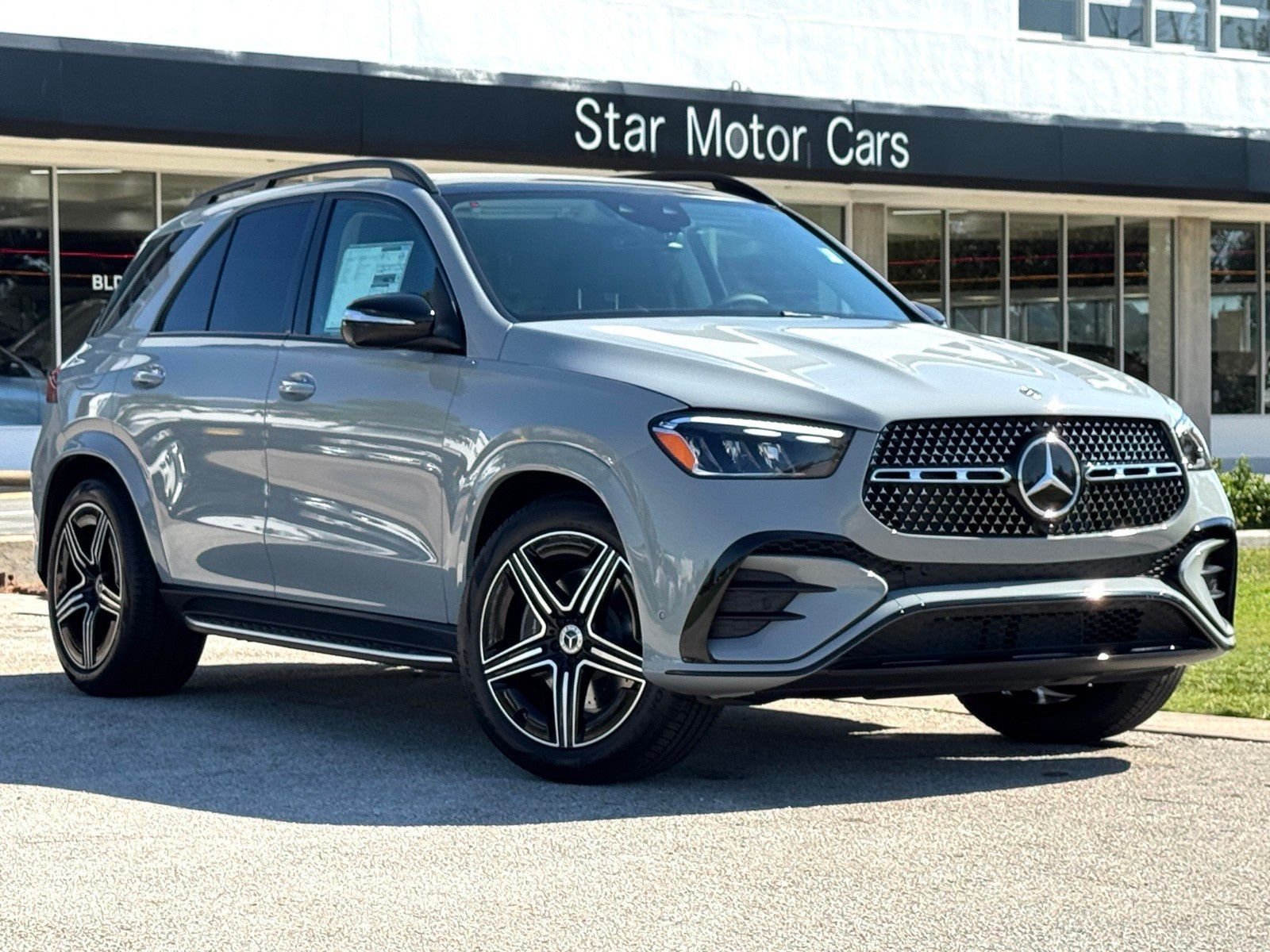 New 2026 MANUFAKTUR Alpine Grey Mercedes-Benz GLE 450 image 1