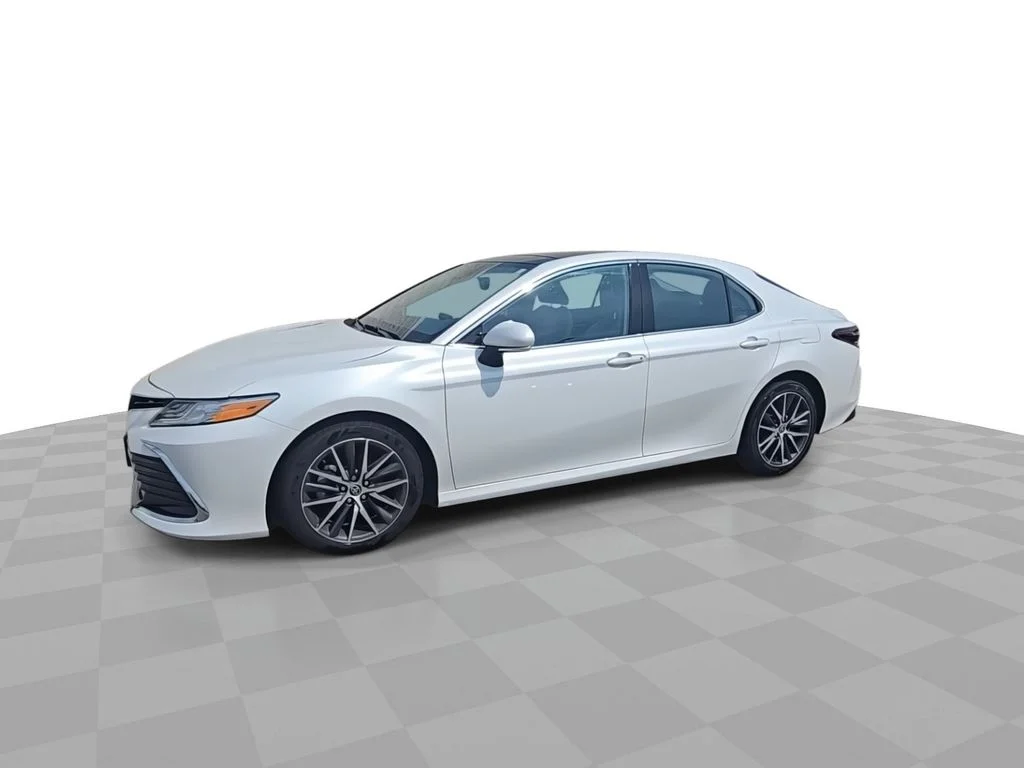 Used 2023 Beige Toyota XLE image 4