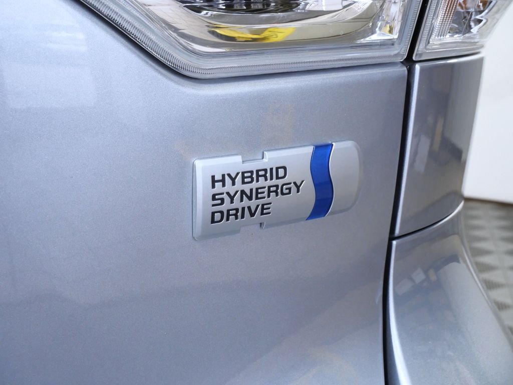 Used 2016 Silver Toyota Limited Platinum image 9