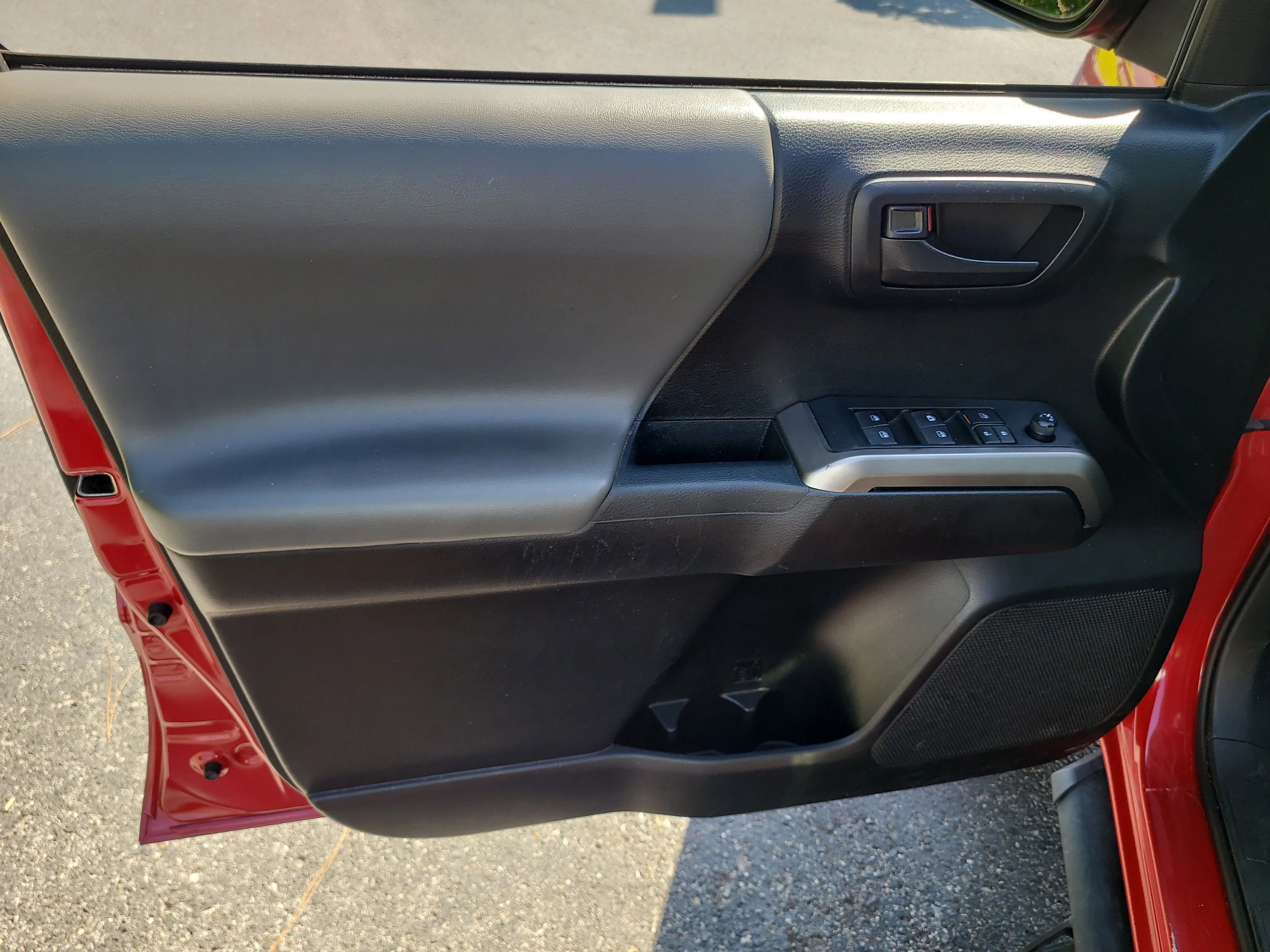 Used 2022 Barcelona Red Metallic Toyota SR5 image 16