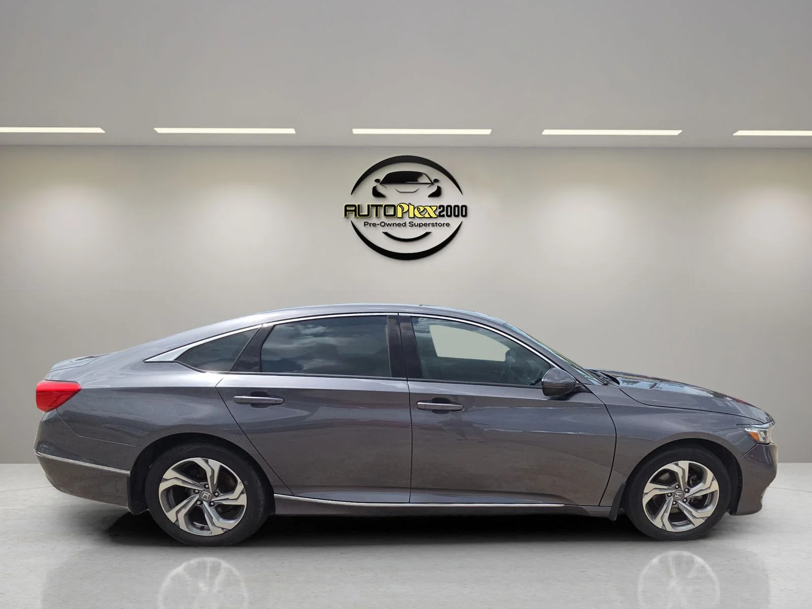Used 2018 Gray Honda EX-L image 5
