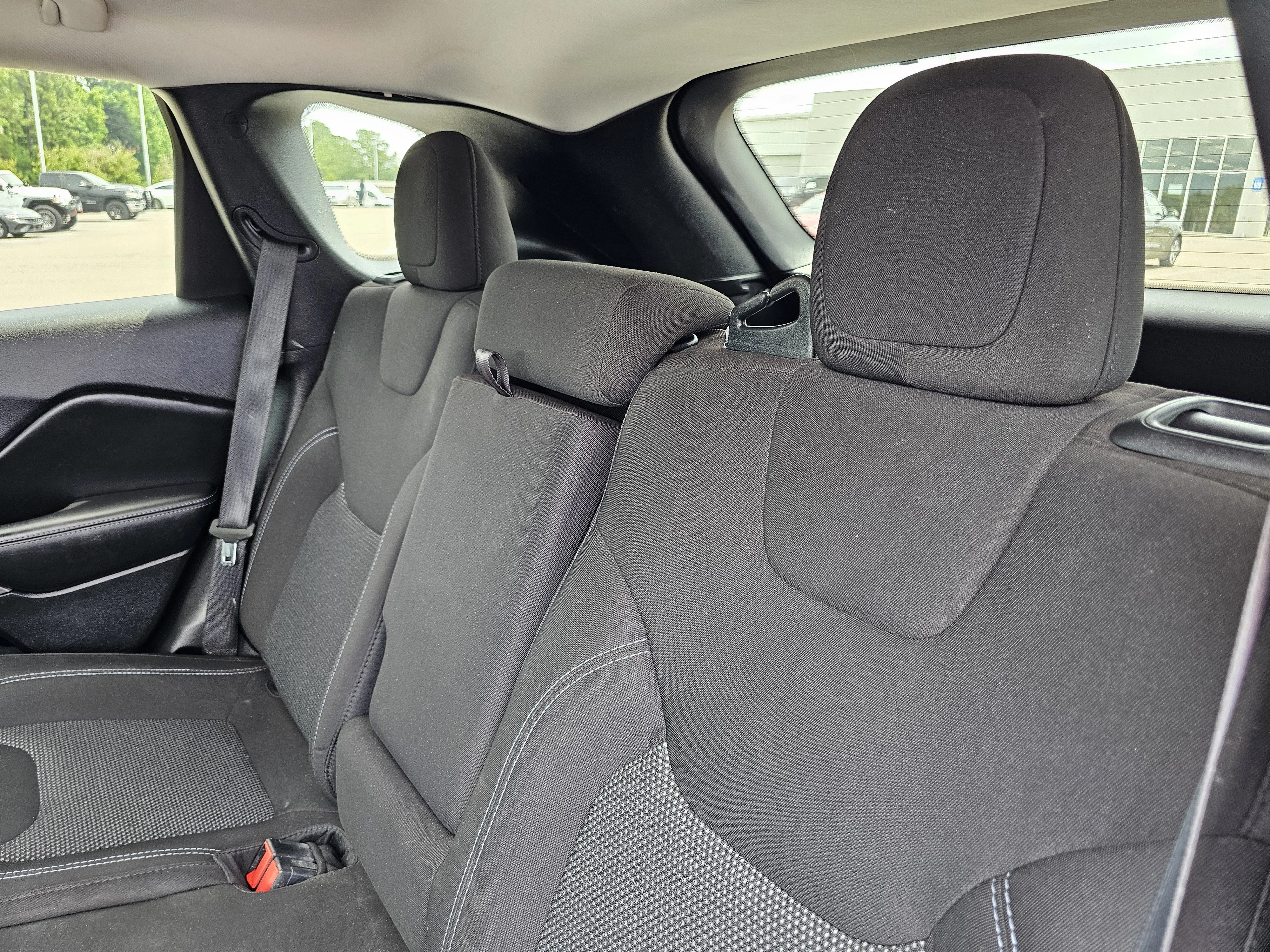 2021 Jeep Cherokee Latitude - Photo 30