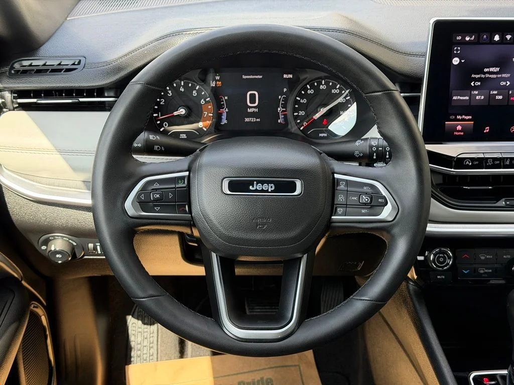 Used 2025 White Jeep Limited image 17