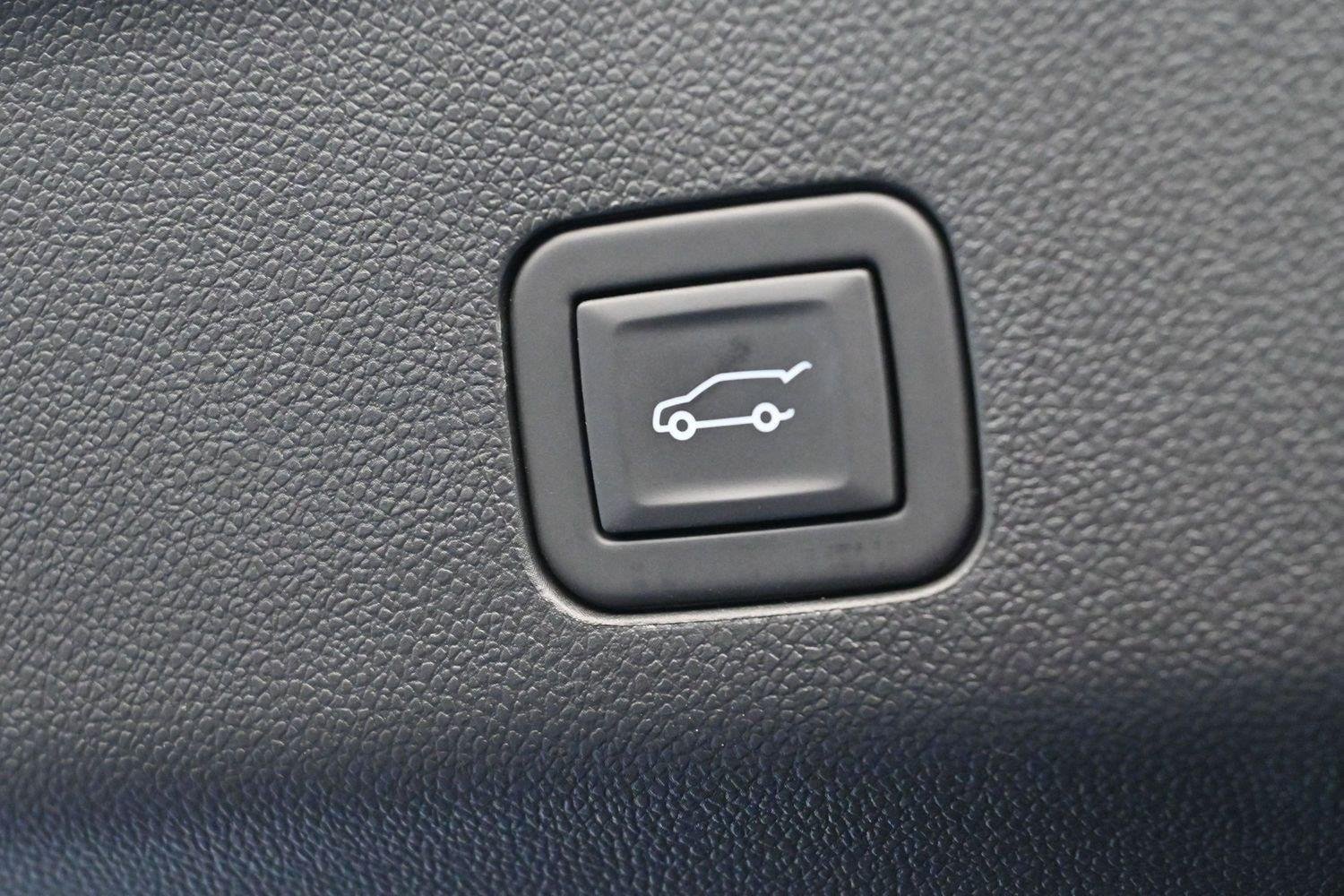 Used 2025 Black Chevrolet High Country image 11
