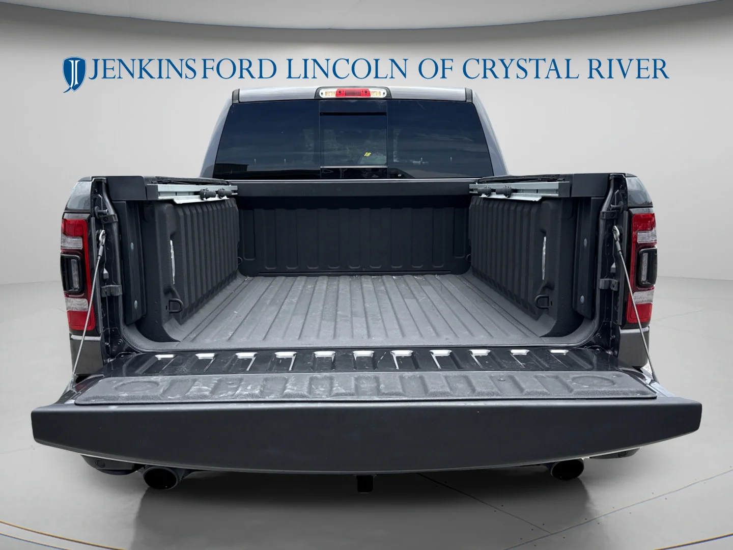 Used 2024 Granite Crystal Metallic Clearcoat Ram Laramie image 19