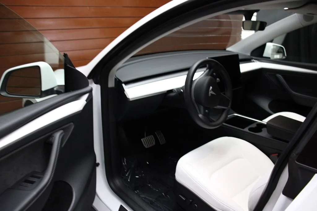 Used 2023 Pearl White Multi-Coat Tesla Performance image 15