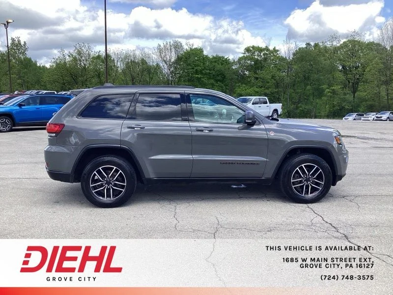 Used 2019 Gray Jeep Trailhawk image 8