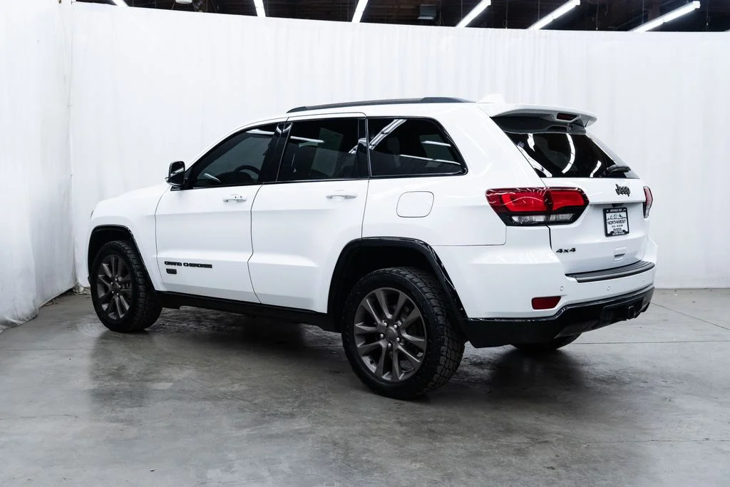 Used 2016 White Jeep Limited image 4