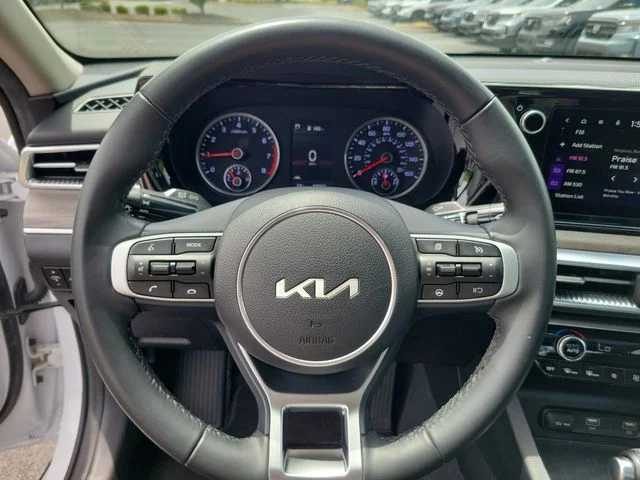 2023 Kia K5 EX - Photo 15