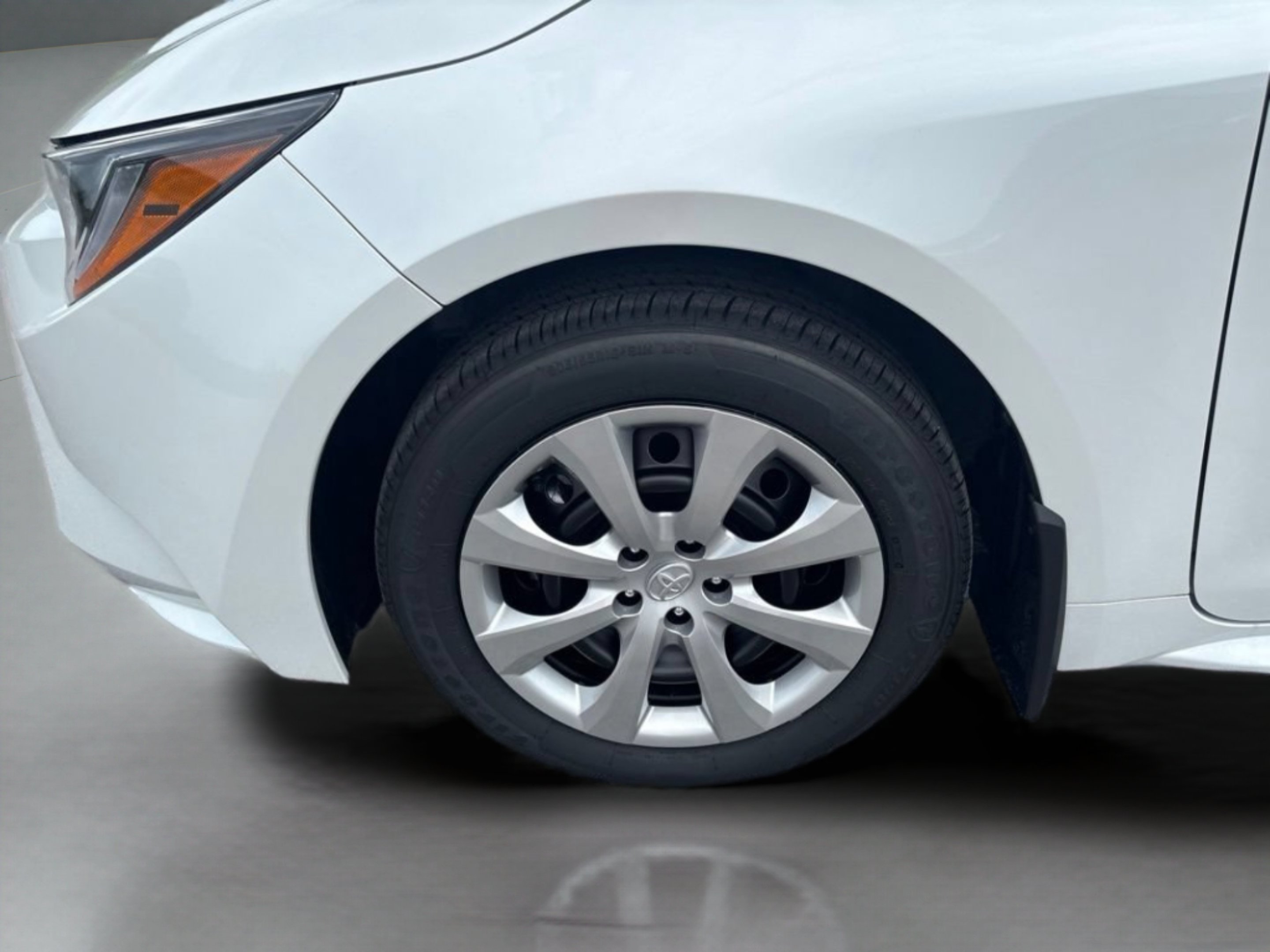 New 2026 Wind Chill Pearl Toyota LE image 24
