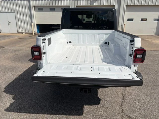New 2026 Bright White Clear-Coat Exterior Paint Jeep 85th Anniversary Edition image 21