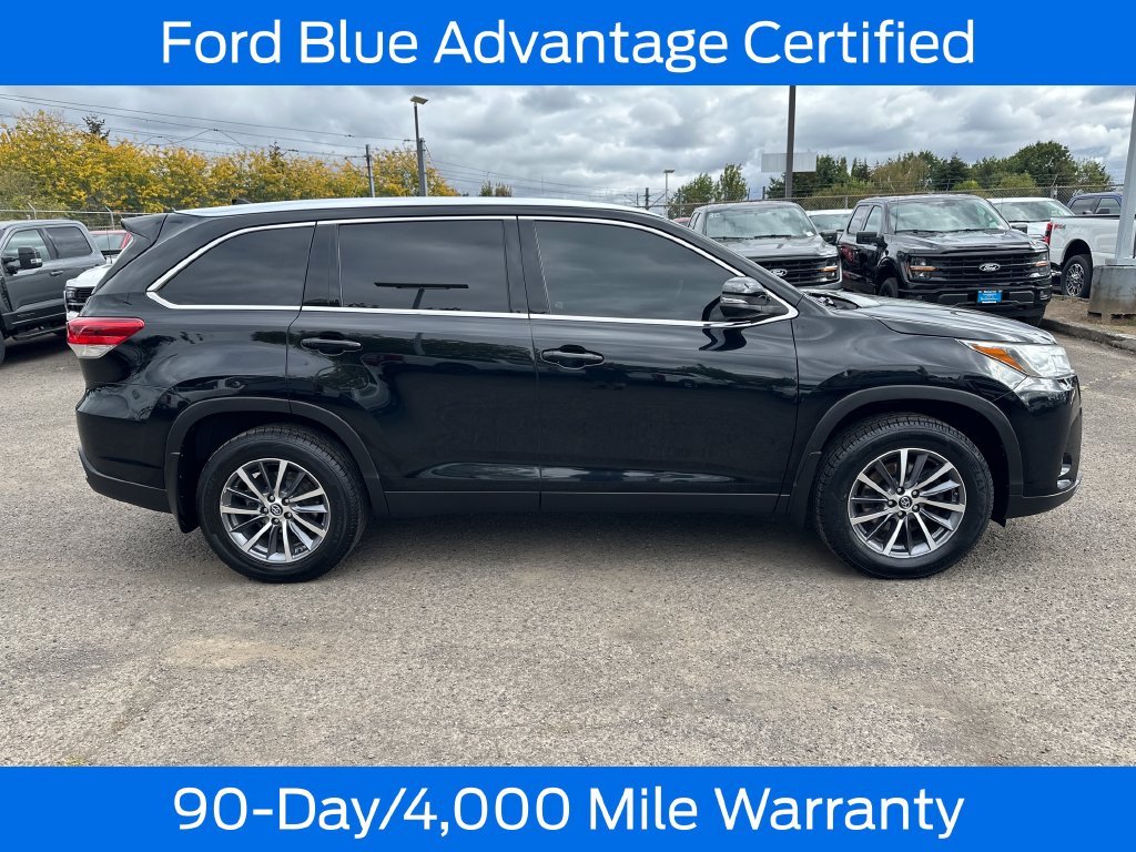 Used 2019 Black Toyota XLE image 9