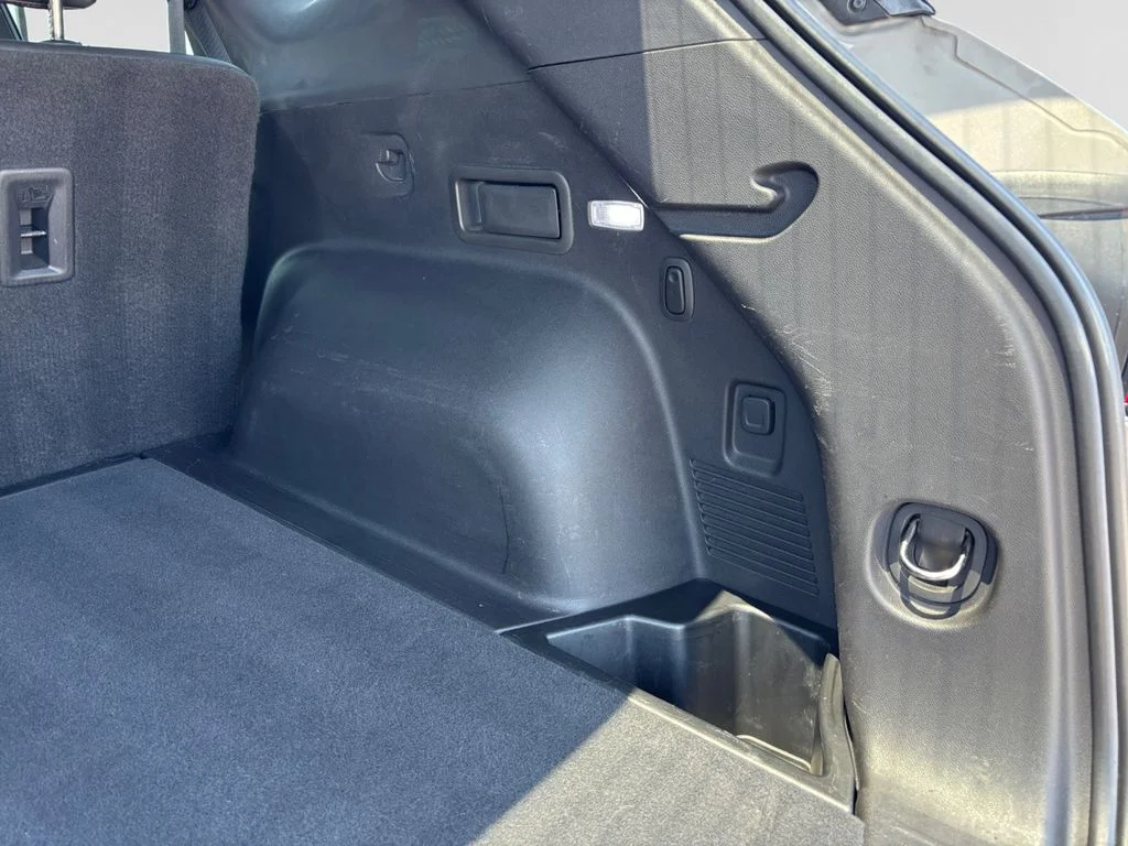 Used 2021 Gray Chevrolet RS image 43