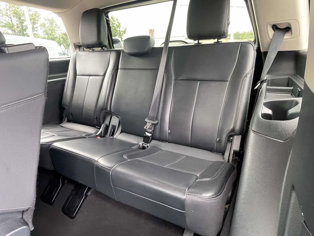 Used 2024 Silver Ford XLT image 12