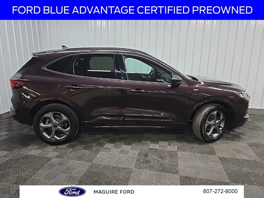 Used 2023 Red Ford ST-Line image 3