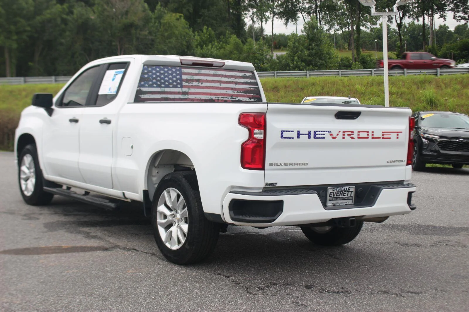 Used 2022 Summit White Chevrolet Custom image 5