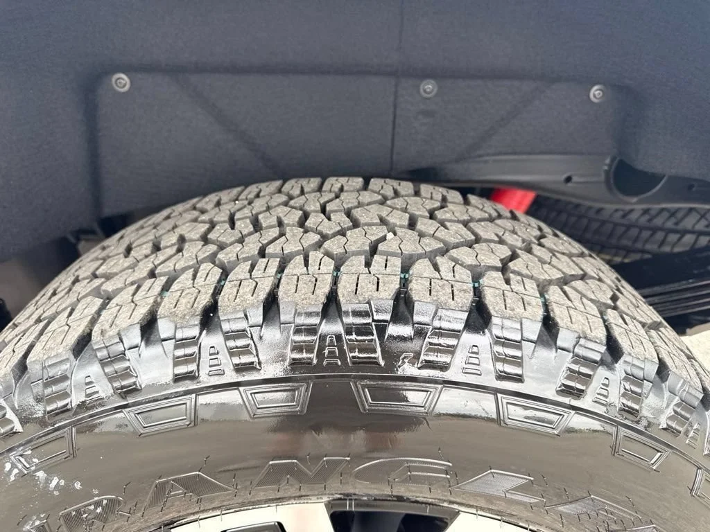 New 2026 Glacier White Tricoat GMC Denali Ultimate image 37