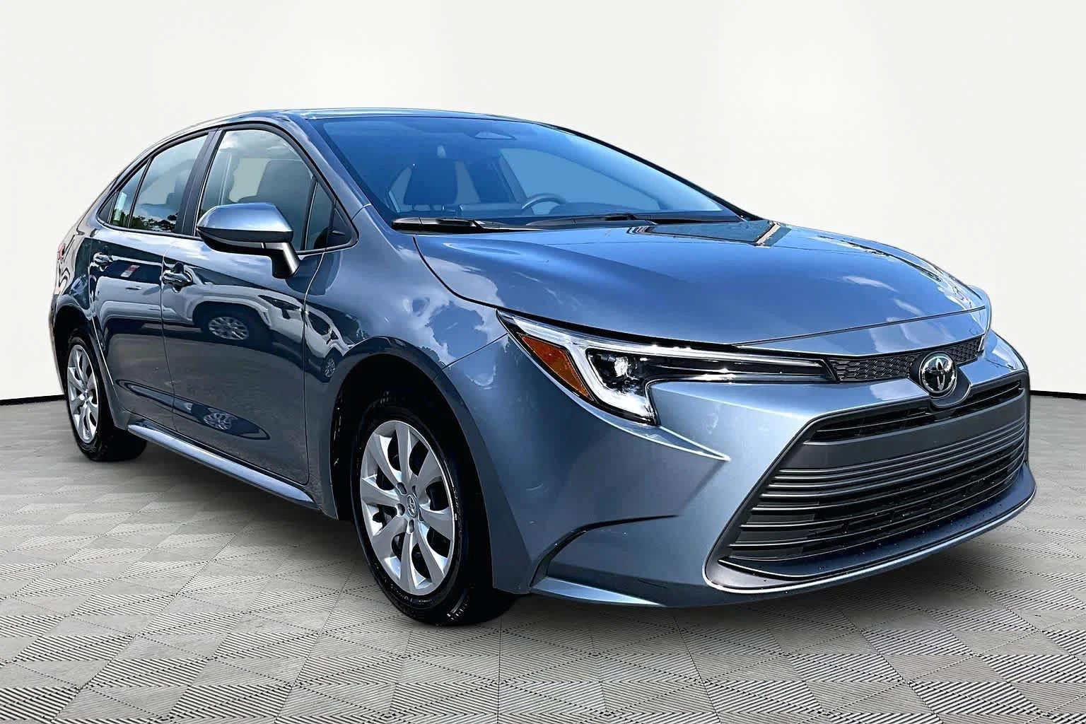 Used 2026 Celestite Toyota Hybrid LE image 3