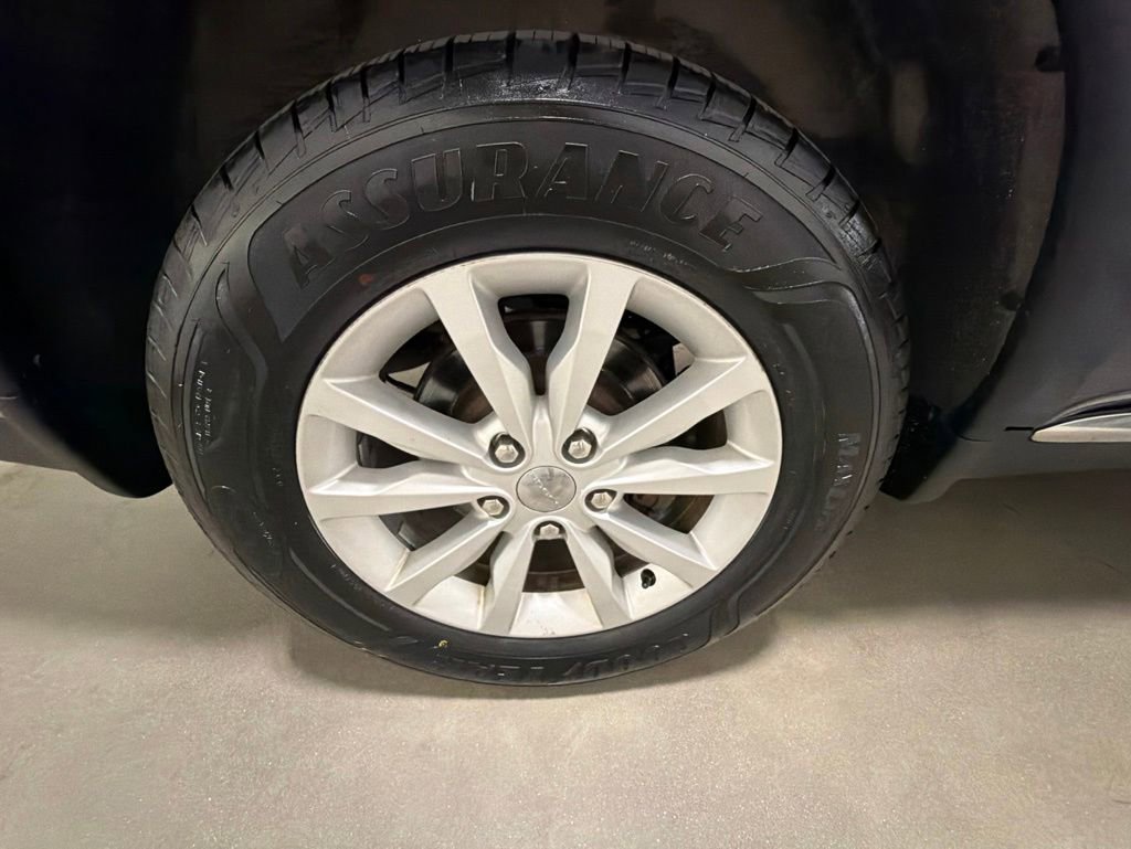Used 2020 Reactor Blue Pearlcoat Dodge SXT image 21