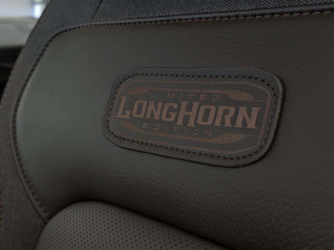 New 2026 Black RAM Limited Longhorn - - Pkg 27K - 5.7L HEMI V8 eTorque - Pano Sunroof - E?Locker Axle & More! image 15