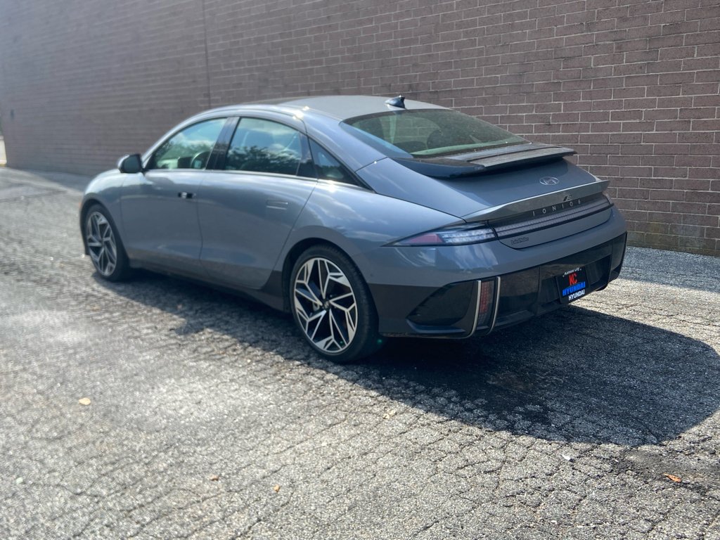 Used 2024 Transmission Blue Hyundai Limited image 3