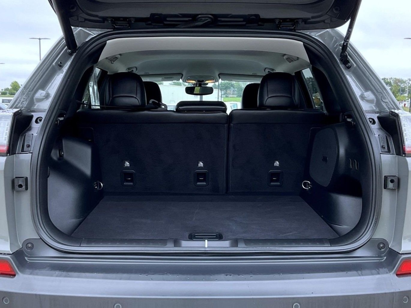 Used 2019 Gray Jeep Limited image 22