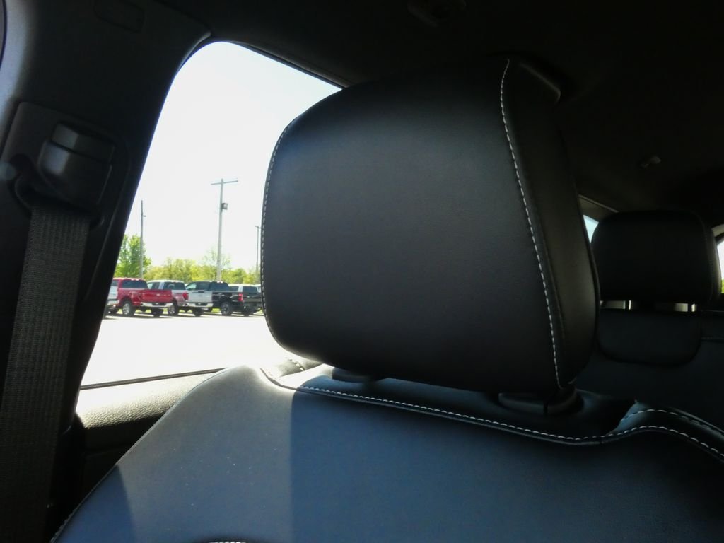Used 2023 Gray Jeep Altitude image 27
