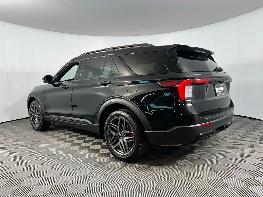 2025 Ford Explorer ST-Line photo 4