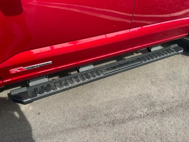 New 2027 Red Ford Lariat image 3