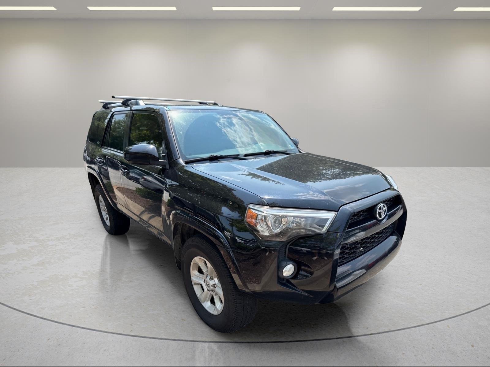 Used 2019 Midnight Black Metallic Toyota SR5 image 21