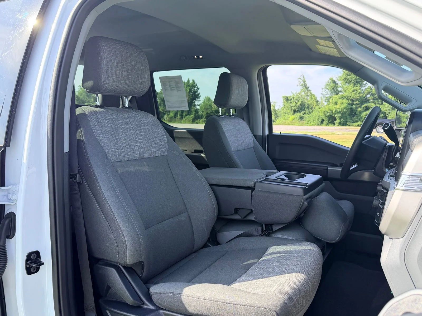 Used 2026 Oxford White Ford XLT image 21