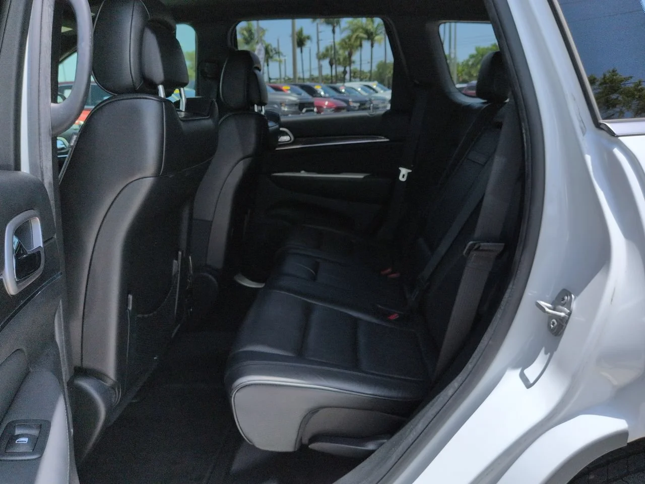 Used 2018 Bright White Clearcoat Jeep Overland image 14