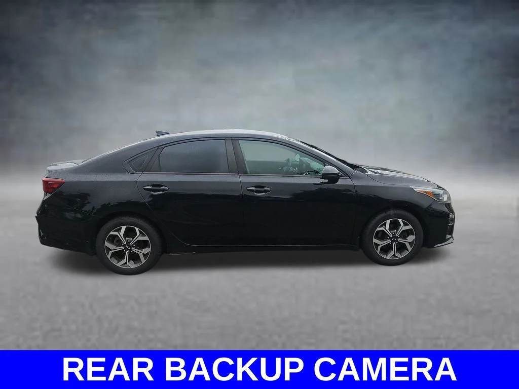 Used 2019 Black Kia LXS image 4