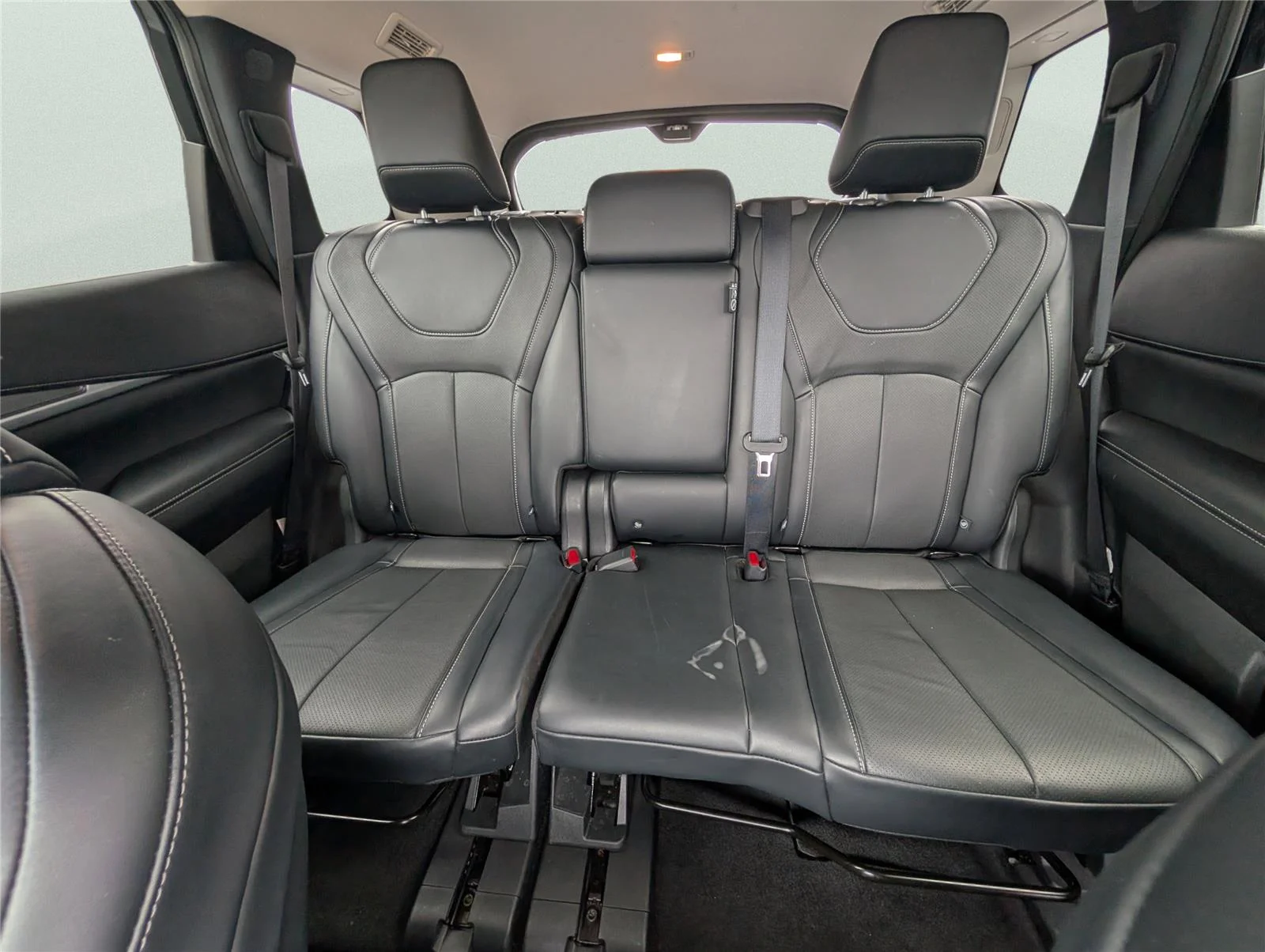 Used 2023 Mineral Black INFINITI LUXE image 13