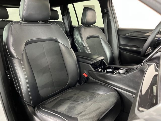 Used 2023 White/off-white Jeep Altitude X image 43