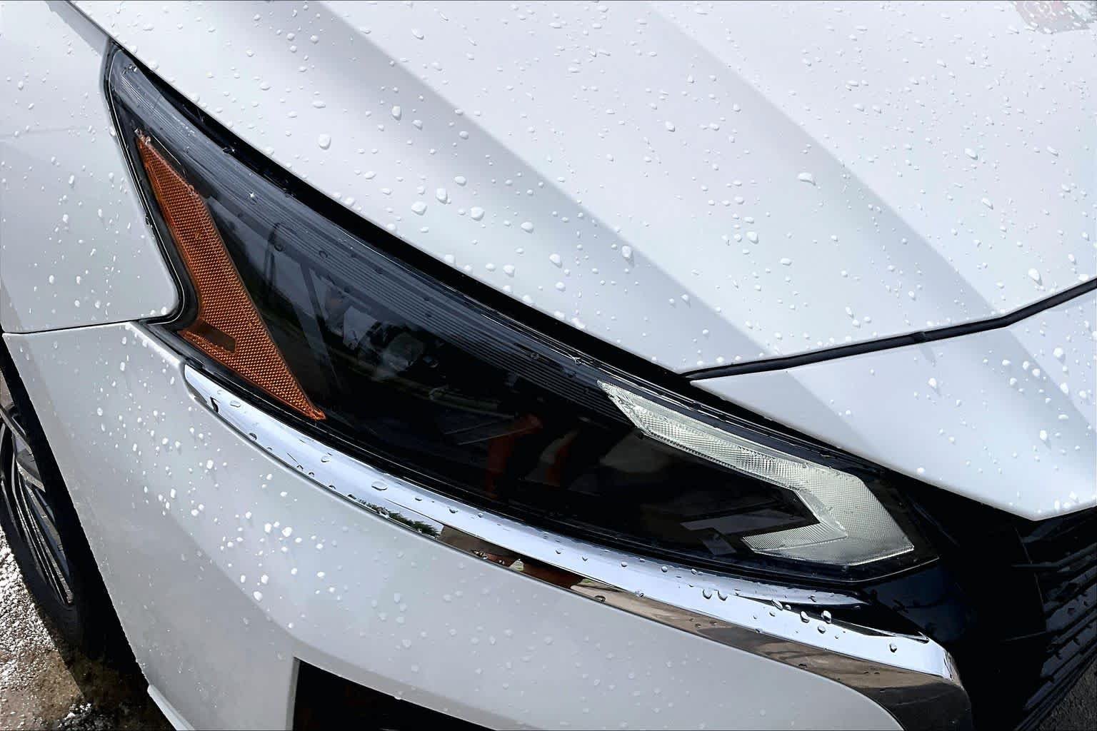Used 2025 Glacier White Nissan SV image 26