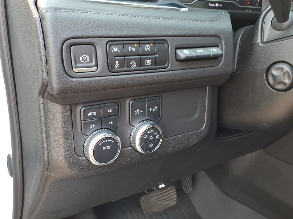 Used 2023 White Frost Tricoat GMC Denali image 21
