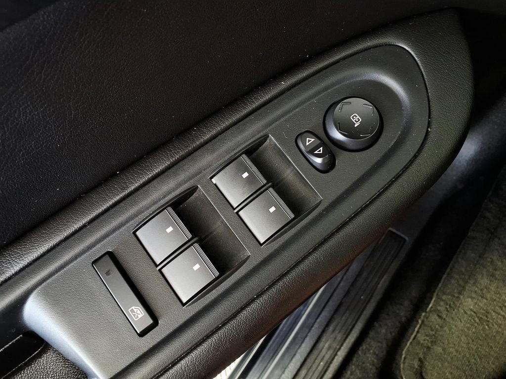 Used 2015 CARBON BLACK METALLIC GMC SLE image 25