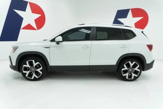 Used 2023 WHITE Volkswagen SEL image 12