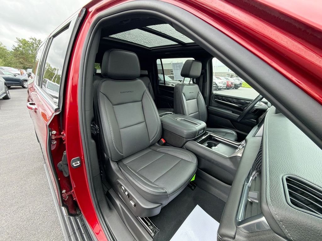 Used 2023 Red GMC Denali image 33