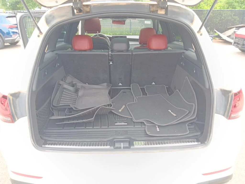 Used 2022 MANUFAKTUR Diamond White Mercedes-Benz GLC 300 image 34