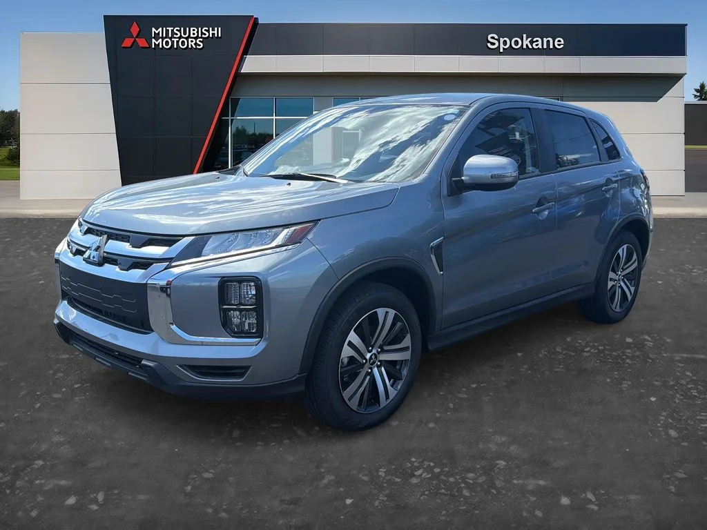 New 2026 Mercury Gray Metallic Mitsubishi 2.0 SE image 3