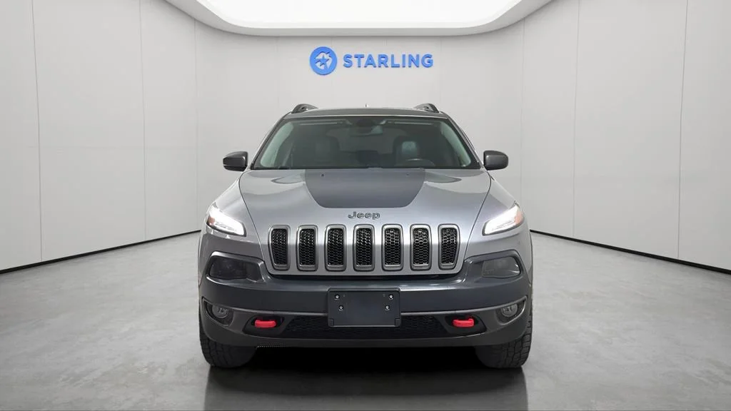 Used 2017 Silver Jeep Trailhawk 4x4 image 15