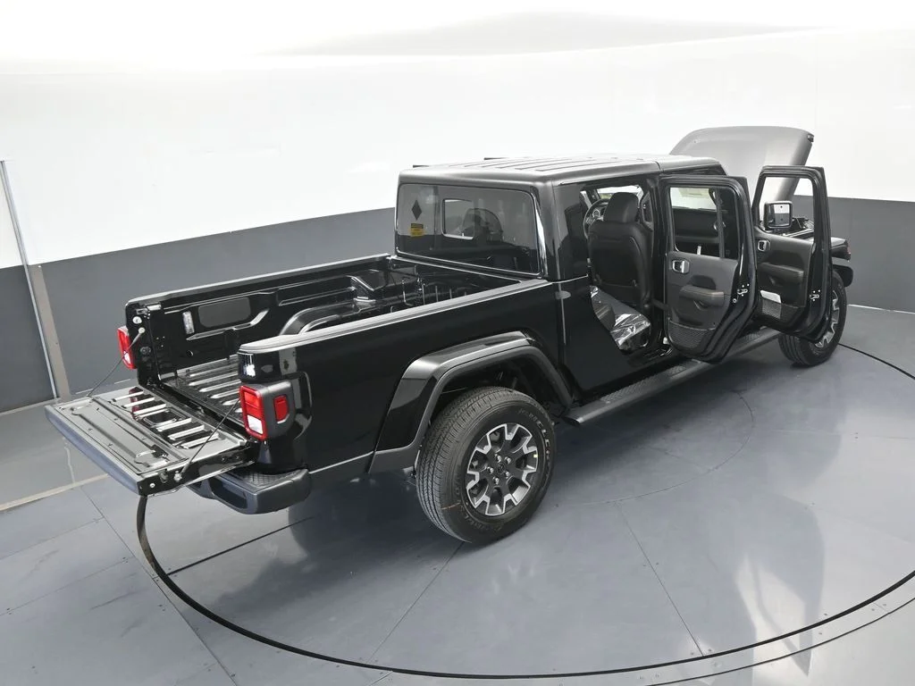 New 2026 Black Clear-Coat Exterior Paint Jeep Sahara image 63